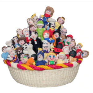 200 finger puppets to make fun stories with the little ones in the house